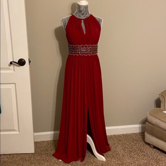 Formal dress - Picture 3 of 6